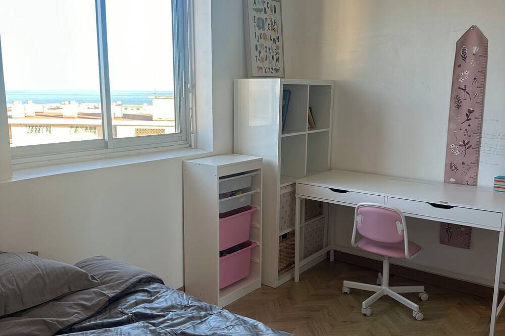 Entire apartment, Cocon Azur 4 bedrooms 2 bathrooms panoramic sea view close to the beach in Nice (France), Nice region