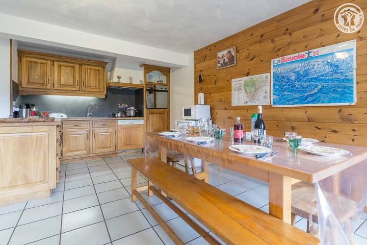 Gîte pour 8 personnes, avec Balcon et Terrasse à Bozel