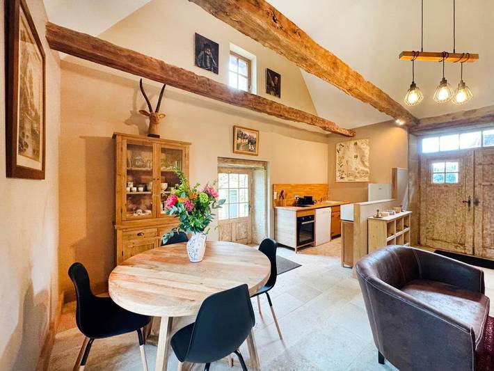 Location de vacances pour 4 personnes, avec jardin et vue à Anlhiac - 3