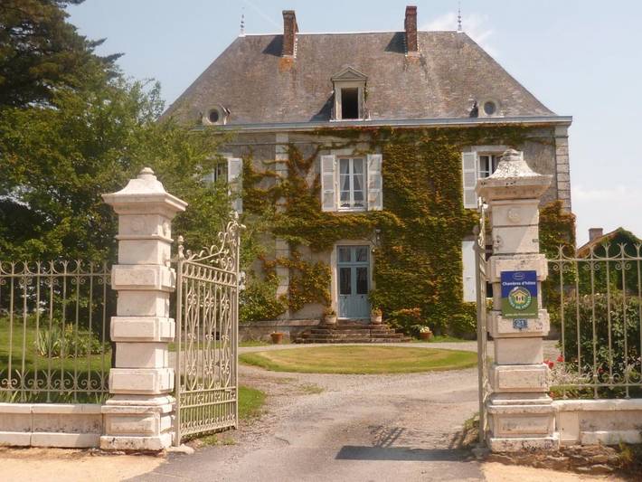 Cottage pour 3 personnes, avec jardin, animaux acceptés à Les Pineaux
