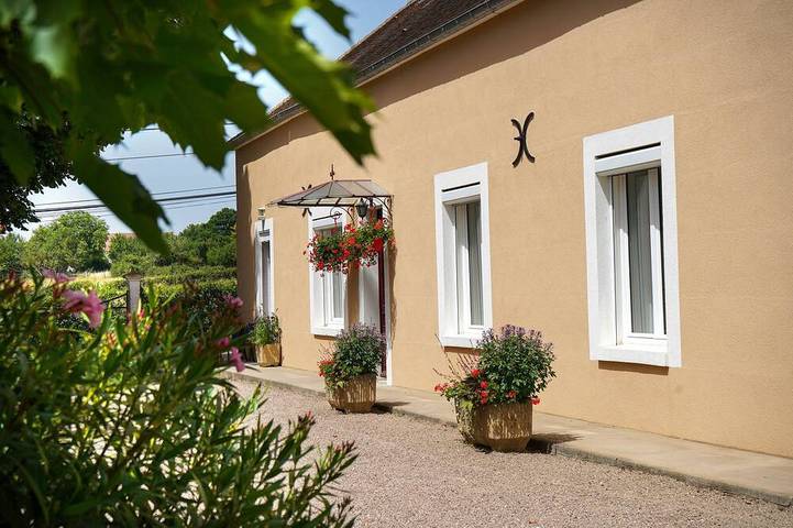 Location de vacances pour 8 personnes, avec Terrasse et Jardin à Lévis (homonymie)