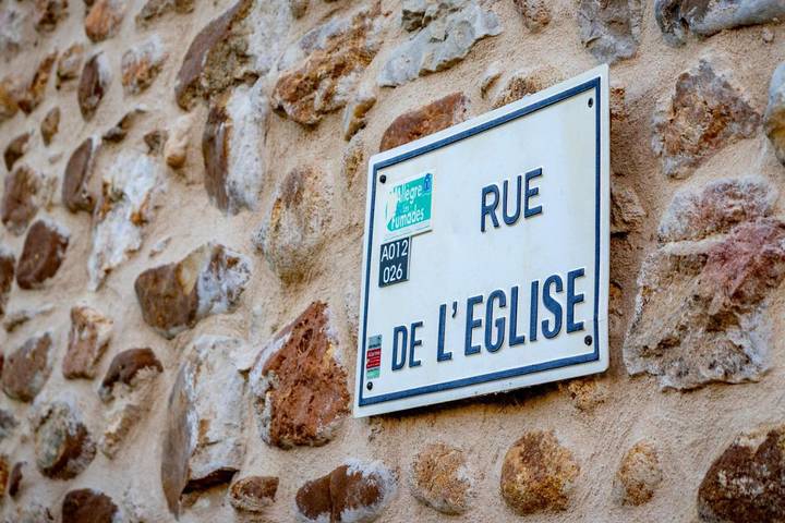 Location de vacances pour 2 personnes, avec jardin et vue ainsi que terrasse et piscine à Allègre-les-Fumades - 2