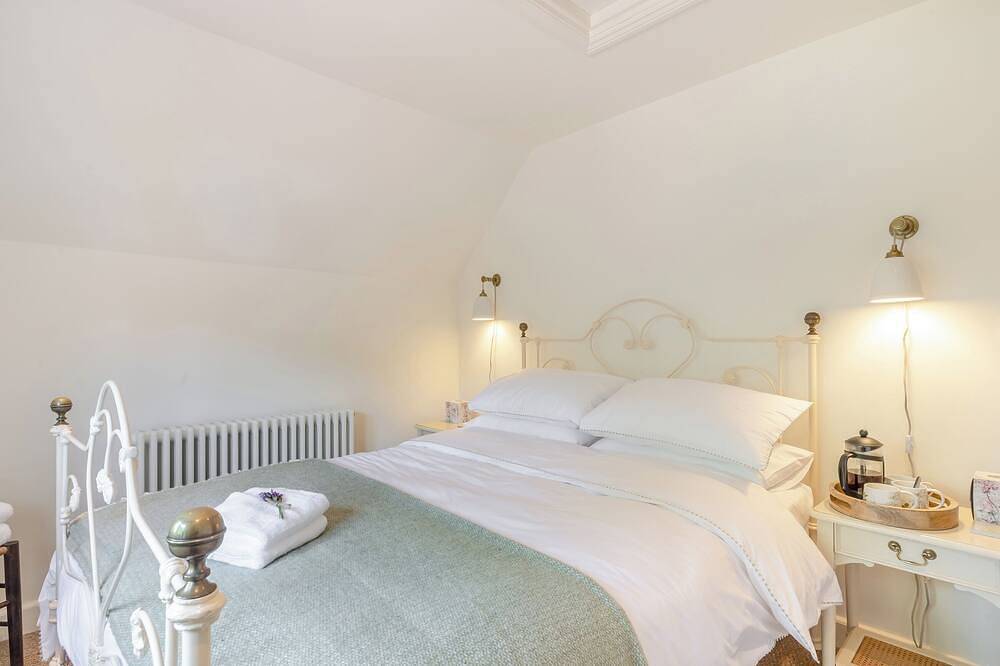 2 bedroom accommodation in Barsham, near Beccles in Waveney District, Sunrise Coast