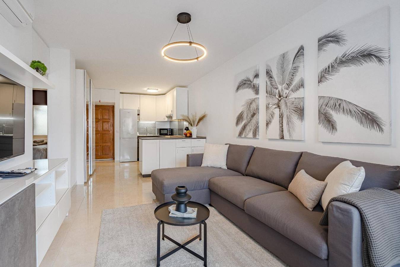 Entire apartment, Vacation Apartment 'Verodal 2 Bedroom' with Wi-Fi and Air Conditioning in Los Cristianos, Arona