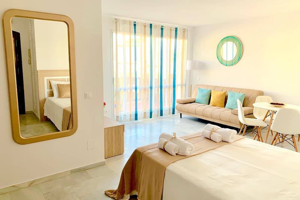 Entire apartment, Apartamento Studio Marina Suite in Benalmádena Costa, Benalmádena