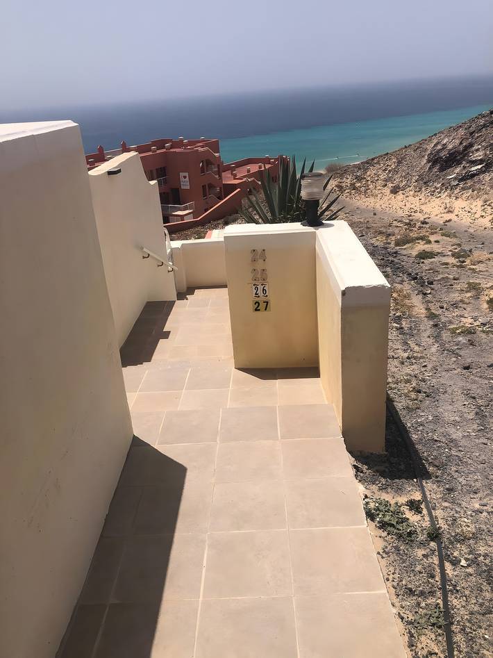 Apartamento entero, Apartamento vacacional 'Sotavento' con vistas al mar, terraza privada y Wi-Fi in Playa de la Barca, Pájara