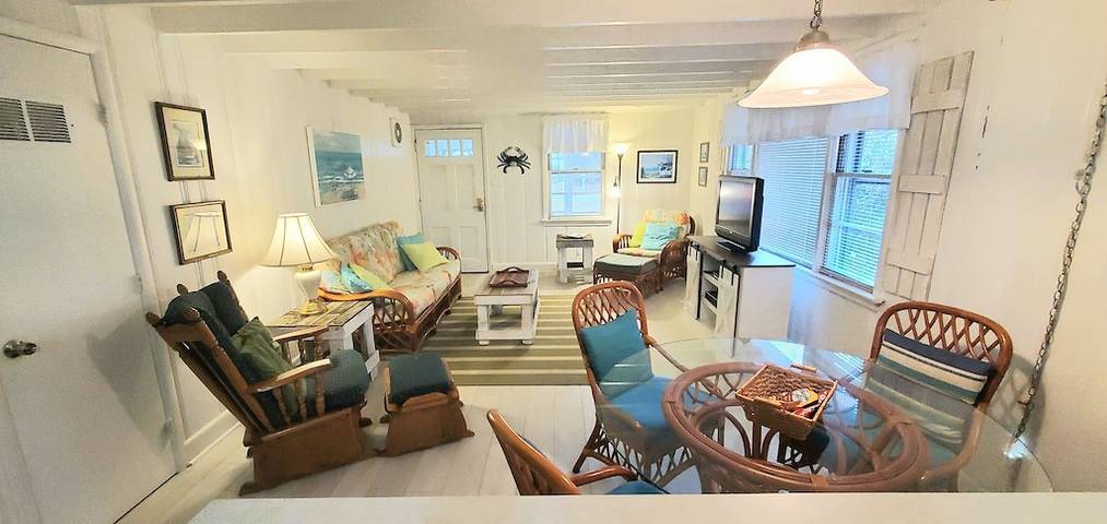 Vacation rental for 6 people, with yard in Virginia Beach