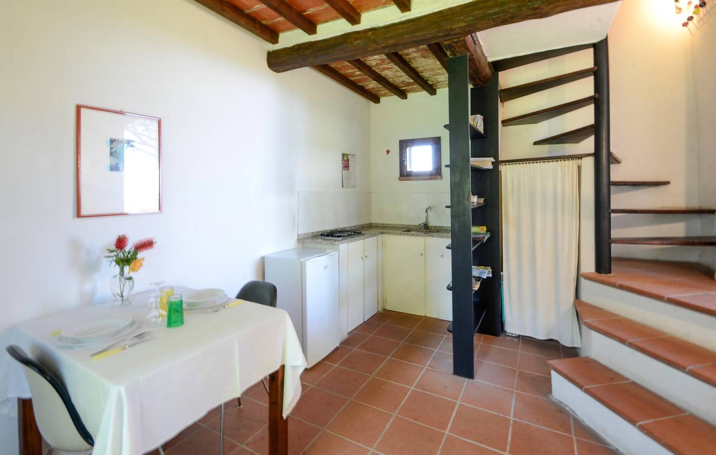 Modernes Apartment mit WiFi, AC, Pool, Parkplatz | Nähe Restaurants & Fluss in Palaia, Pisa Provinz