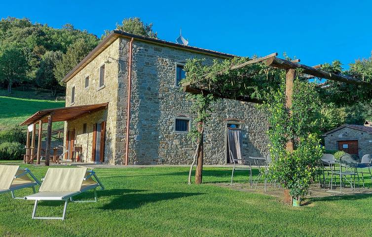 Appartamento intero, Appartamento tranquillo con piscina, giardino e parcheggio vicino a Ponte Alla Piera in Ponte Alla Piera, Anghiari