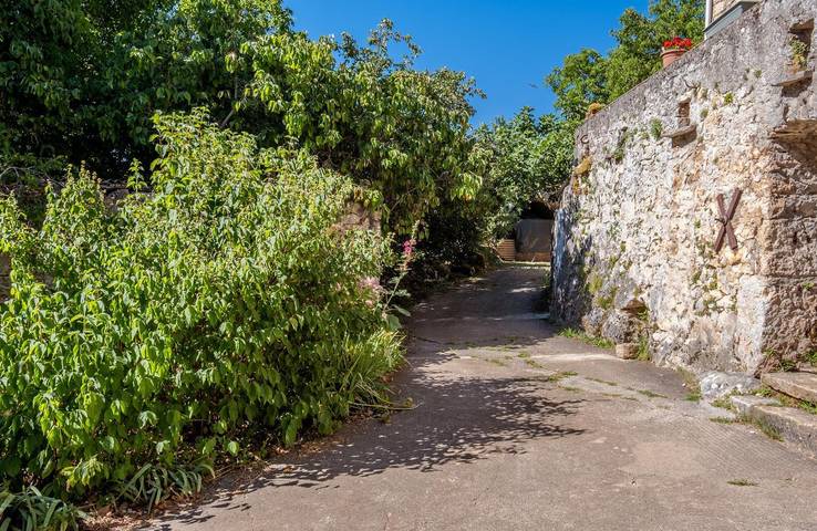 Gîte pour 7 personnes, avec Balcon et Terrasse ainsi que Jardin et Vue à Saint-Pierre-des-Tripiers - 2
