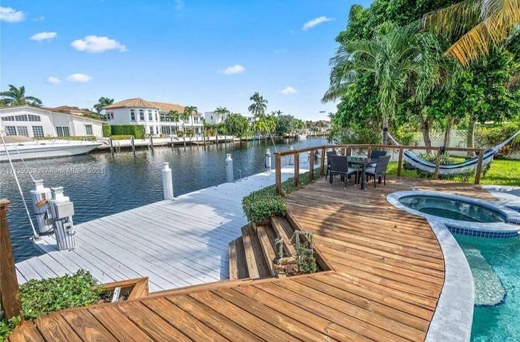 Vacation rental for 8 people, with hot tub and terrace in Lighthouse Point
