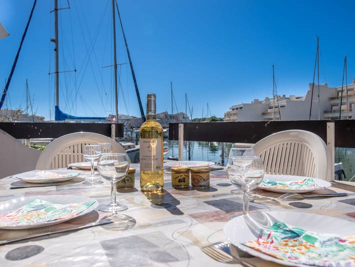 Appartement entier, Les Marinas de la Plage I in Port Camargue, Le Grau-du-Roi