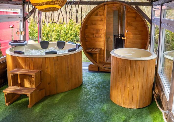 Ferienhaus für 21 Personen, mit Sauna und Garten sowie Whirlpool, kinderfreundlich