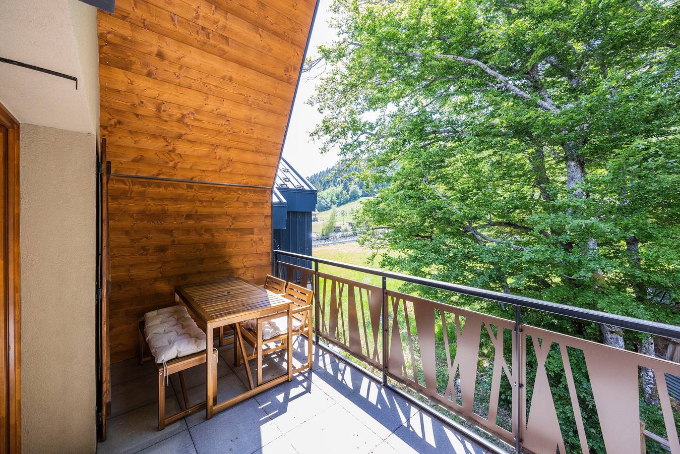 Ganze Wohnung, Appartement „L’aubier des Bauges“: Bergblick, private Terrasse & Wlan in La Féclaz, Les Déserts