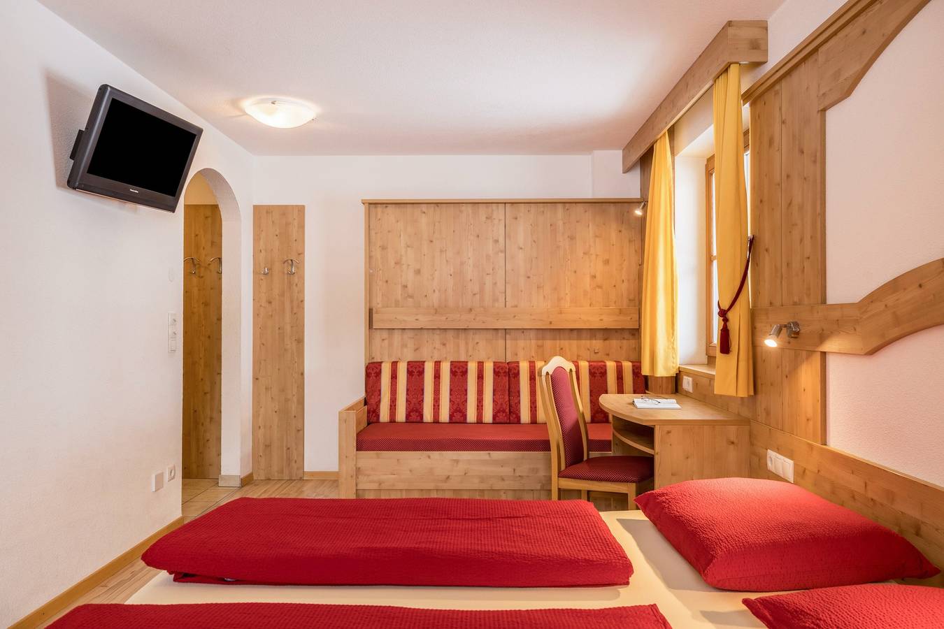 Ganze Wohnung, Ferienwohnung "Hollenze - Gruberhof" mit Wi-Fi & Bergblick in San Giacomo, Ahrntal