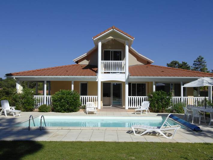 Villa pour 8 personnes, avec piscine et terrasse, animaux acceptés dans Lac de Lacanau