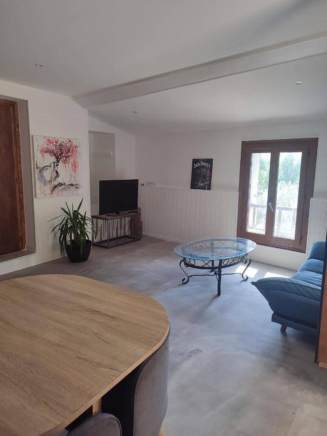 Appartement de vacances pour 3 personnes, avec vue ainsi que terrasse et jardin
