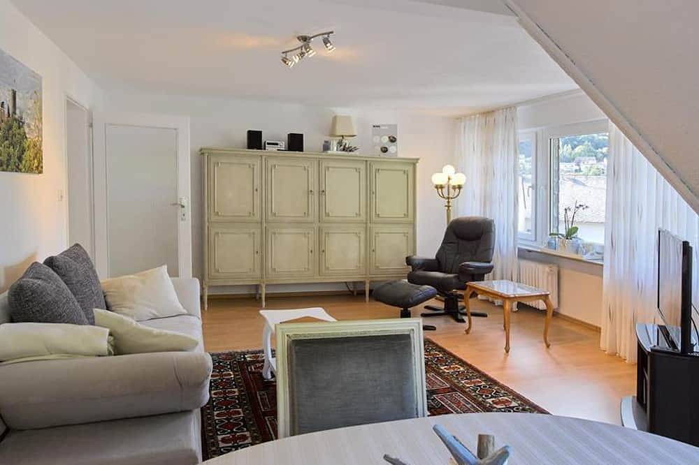 Ganze Wohnung, Ferienwohnung Wiltburg - Ferienwohnung Weingut Anton Hammes in Alken, Osteifel