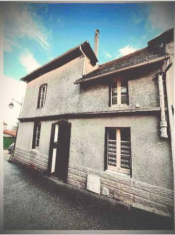 Gîte pour 6 personnes, avec vue et jardin, animaux acceptés à Montaigut