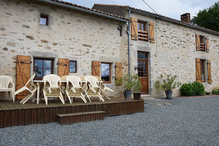 Gîte pour 12 personnes, avec jardin et terrasse dans les Deux-Sèvres - 3