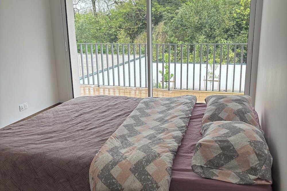 New house with swimming pool in Pessac, Bordeaux region