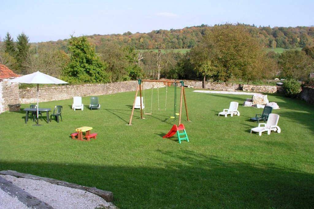 Le cèdre bleu in Goncourt, Haute-Marne