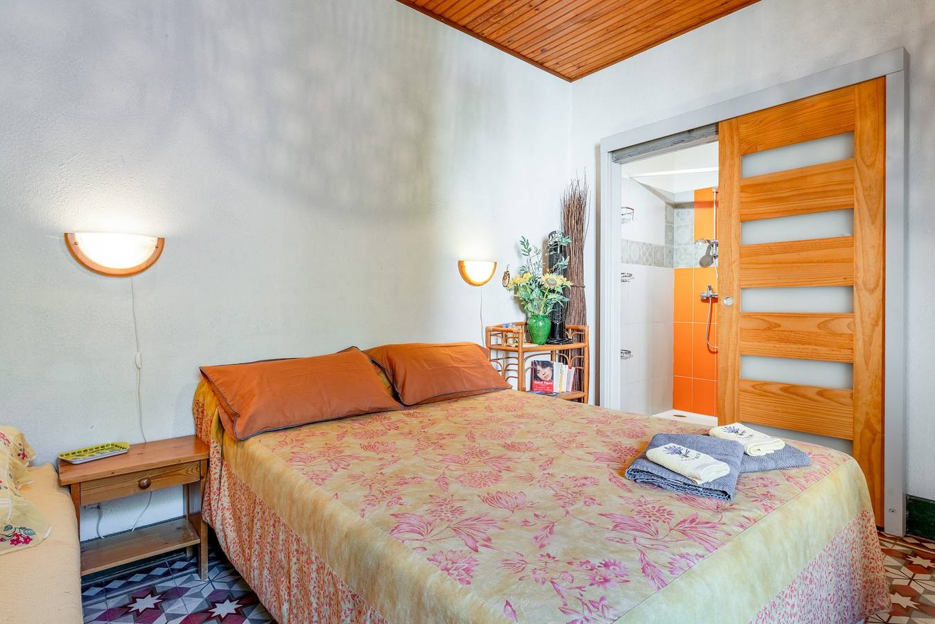 Chambre « Farniente » avec terrasse partagée, jardin commun et Wi-Fi in Bédoin, Parc naturel régional du Mont-Ventoux