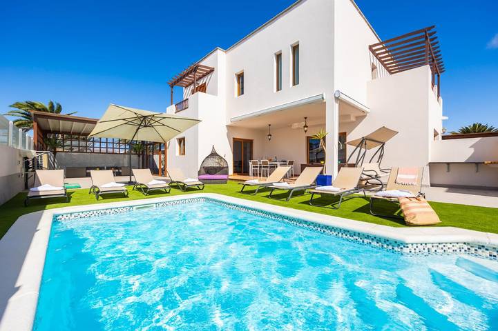 Villa for 8 people, with Terrace in Costa Teguise