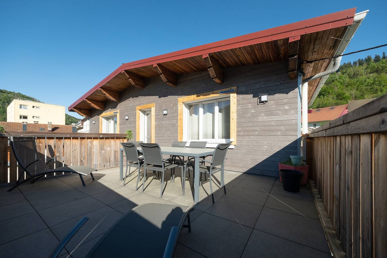 Apartamento entero, Apartamento familiar renovado con gran terraza y 3 dormitorios - Camas hechas y limpieza incluida in Cornimont, Parque natural regional de los Ballons des Vosges