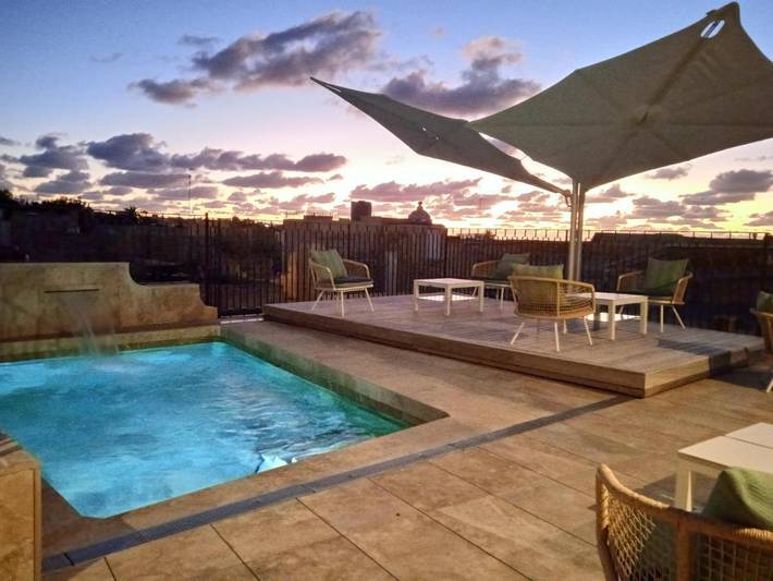 Casa de huéspuedes para 2 personas, con vistas además de piscina y terraza en Malta