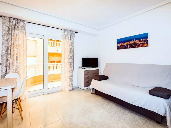 Apartment for 2 people, with balcony in Torrevieja