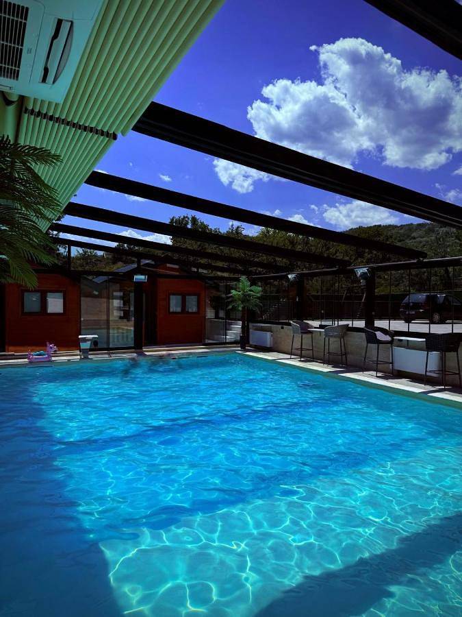 Appartement de vacances pour 2 personnes, avec piscine ainsi que vue et balcon