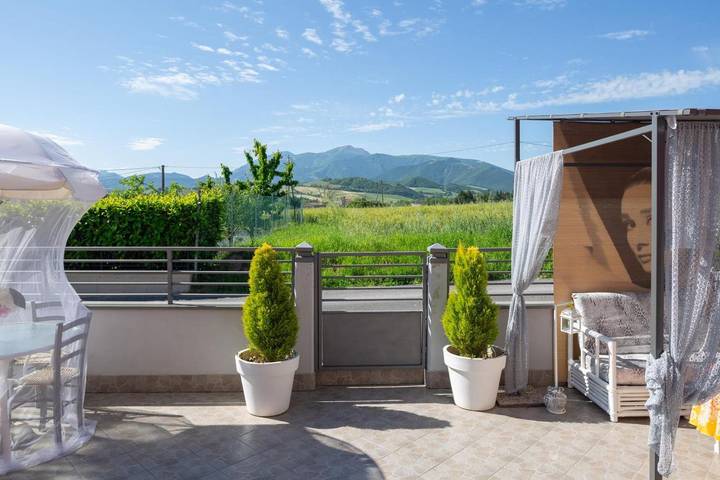 Location de vacances pour 2 personnes, avec Balcon ainsi que Terrasse et Vue dans Smirra