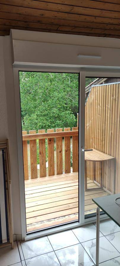 Gîte pour 5 personnes, avec terrasse ainsi que vue et jardin dans Maubuisson - 3