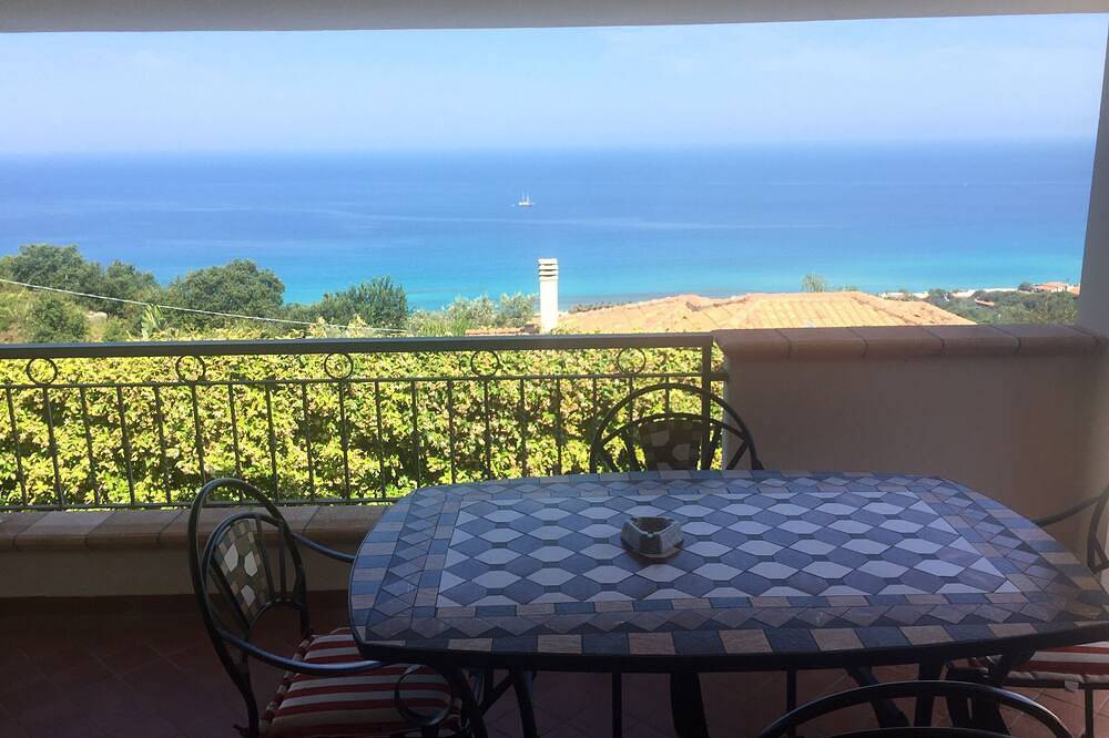 Stunning Sunsets-Zambrone/ Tropea -A/C-Wifi-Sea View- Private - Villa Querencia in Zambrone, Vibo Valentia Province