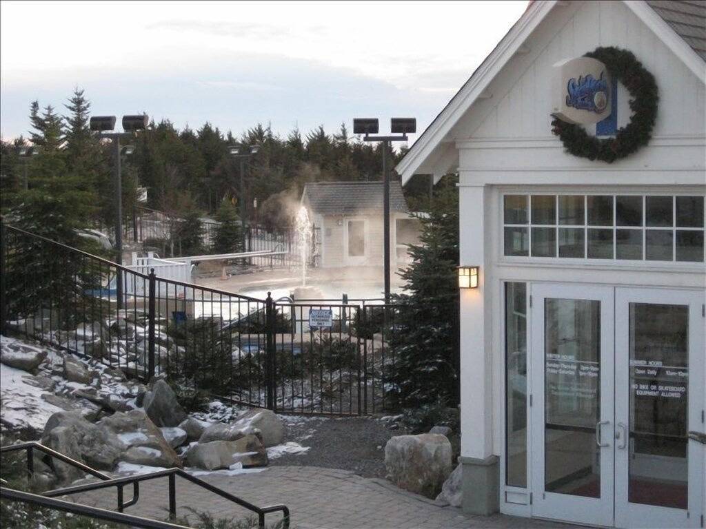 Ganze Wohnung, 2Br Moutain Lodge im Dorf, 1. Stock, Ski in / Ski out - Beste Lage in Snowshoe, Greenbrier River