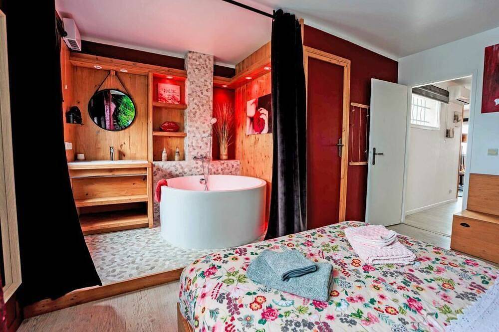 Entire apartment, Romantic and Cocooning Apartment \"Muladhara in Baillargues, Côte d'Améthyste