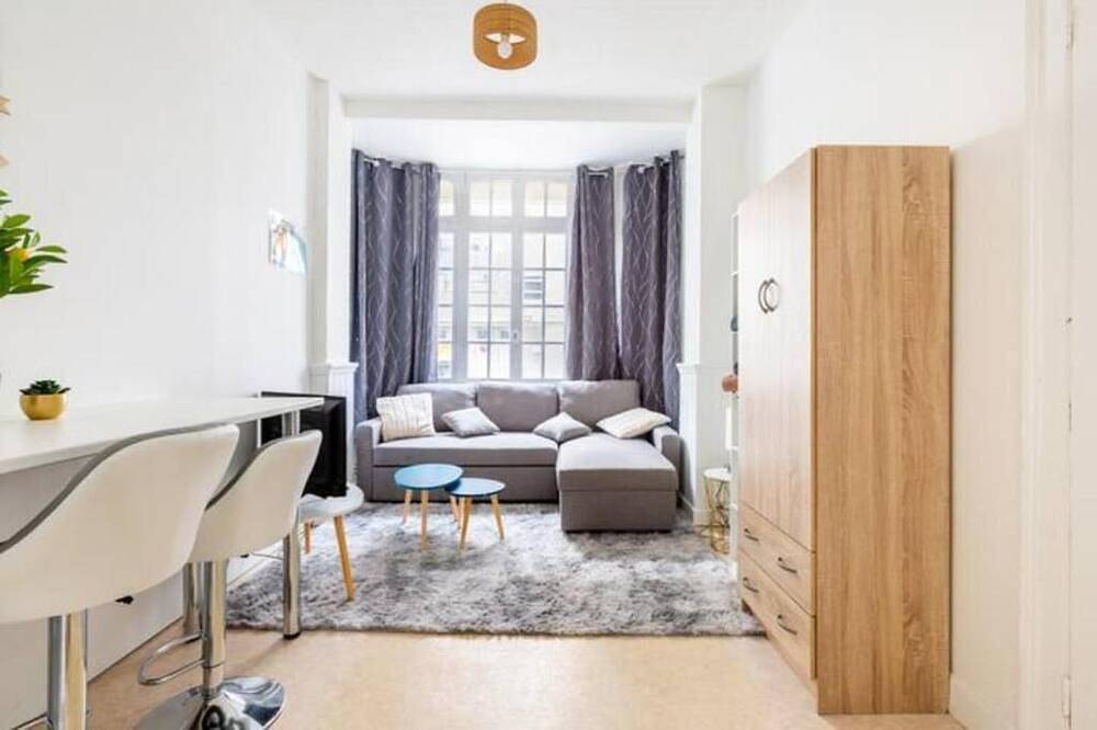 Ganze Wohnung, Studio Avec Jardin A 200 M De La Mer Et 300 M Rue Pietonne ++++ in Berck Plage, Berck