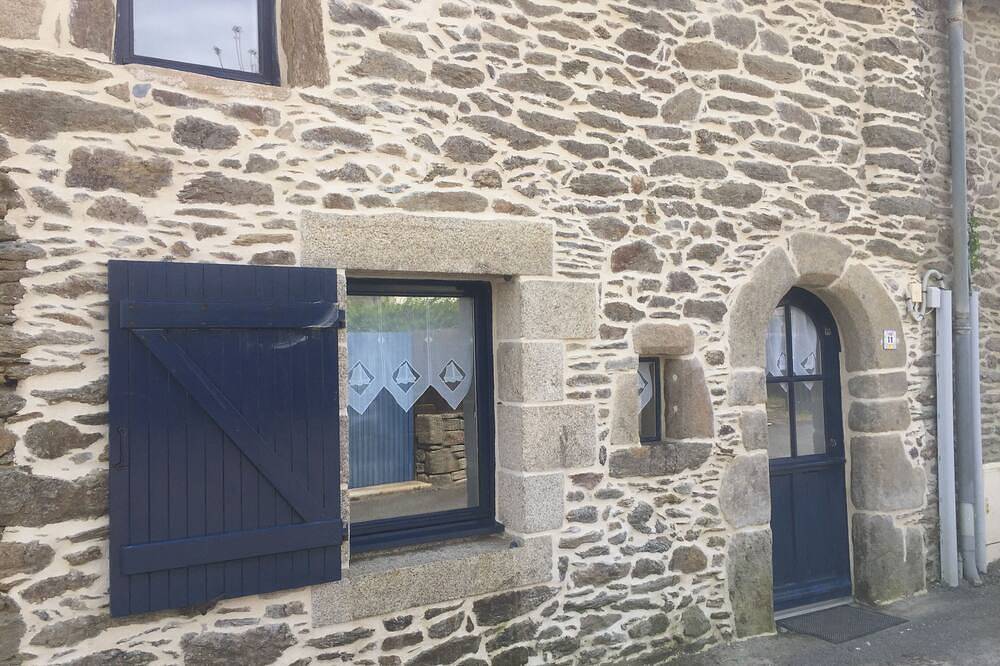 Our little love nest on the edge of the ocean in Sarzeau, Côte des Mégalithes