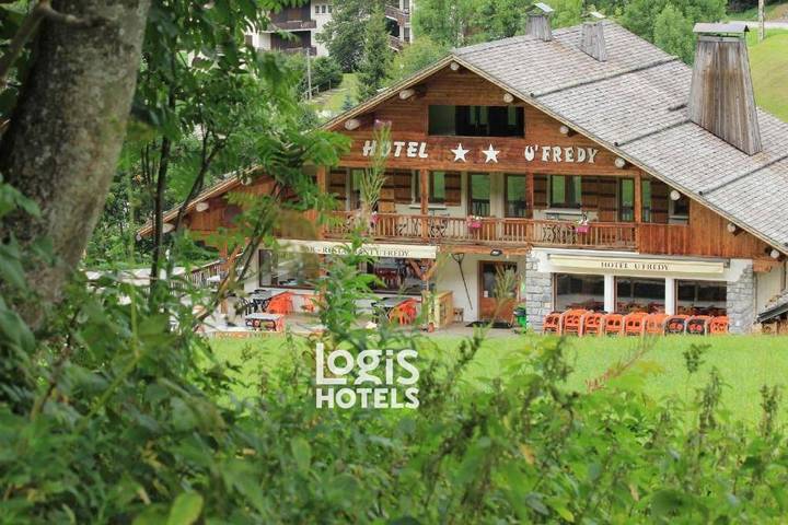 Hôtel pour 4 personnes, avec terrasse et vue, animaux acceptés