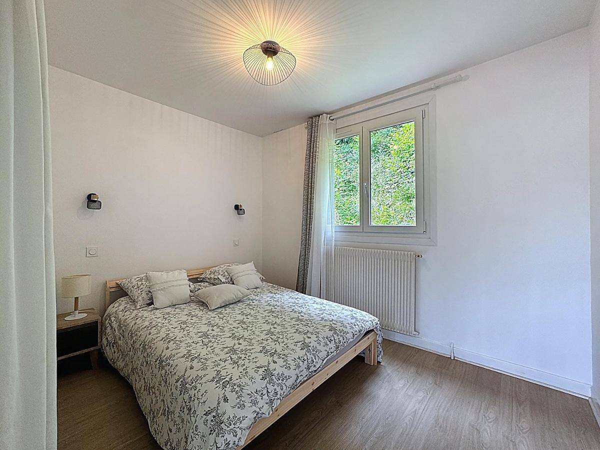 Appartement entier, Two-Bedroom Apartment in Royat, Parc naturel régional des Volcans d'Auvergne