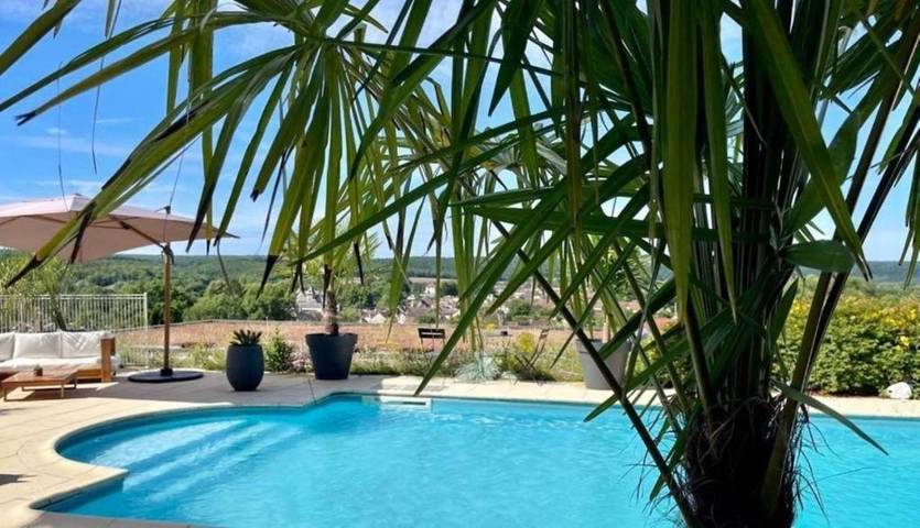 Hôtel pour 3 personnes, avec jardin ainsi que piscine et vue