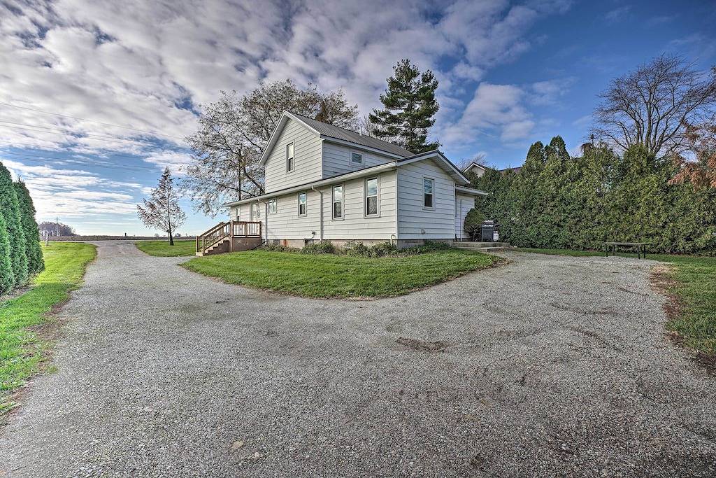 'Rise and Shine Farm' in Goshen w/ Bbq & Fire Pit! in Elkhart County