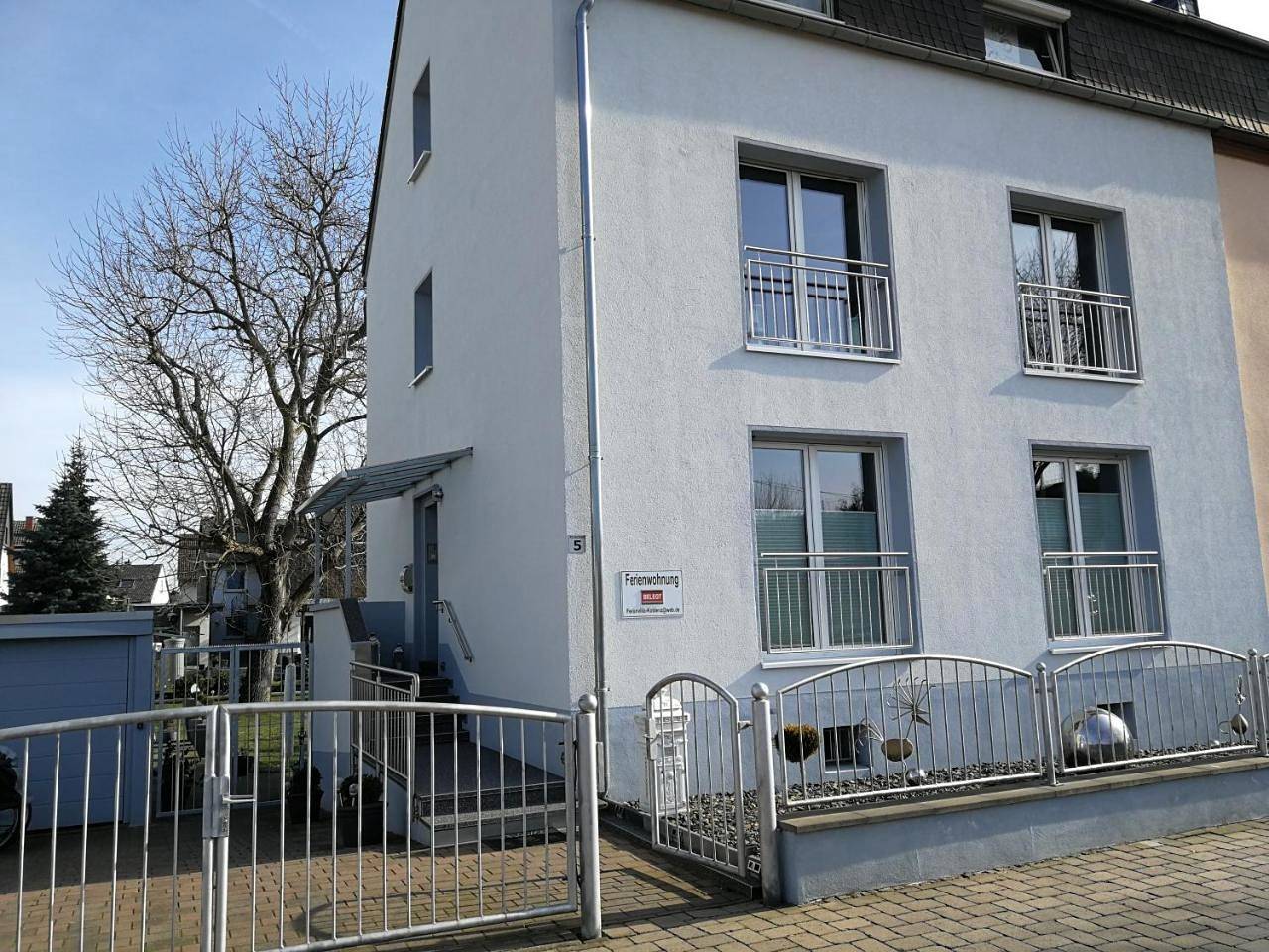 Ganze Wohnung, One-Bedroom Apartment in Metternich, Koblenz