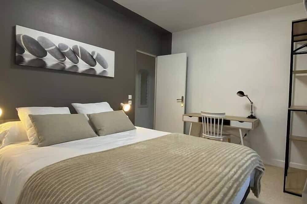 Appartement entier, Baignade, Châteaux, poteries, vins et randonnées in Saint-Amand-en-Puisaye, Nièvre