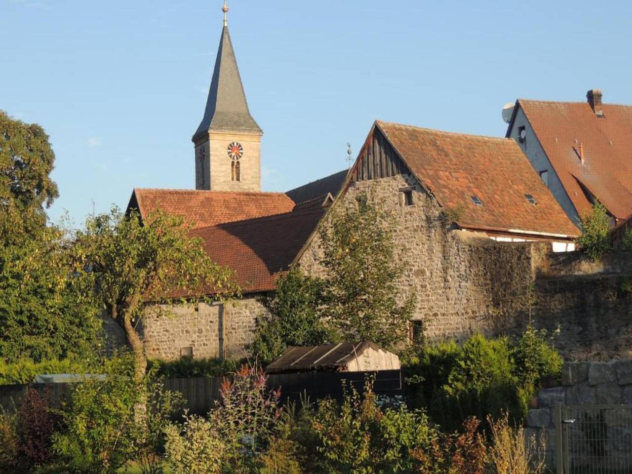 Hotel-Gasthof Neue Post - Budget Einzelzimmer in Leutershausen, Romantische Straße