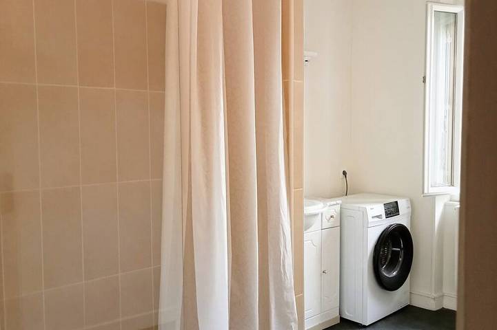 Location de vacances pour 3 personnes, avec Terrasse et Jardin à Villegailhenc