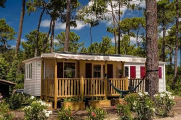 Camping pour 6 personnes, avec terrasse et bassin pour enfant à Lège-Cap-Ferret