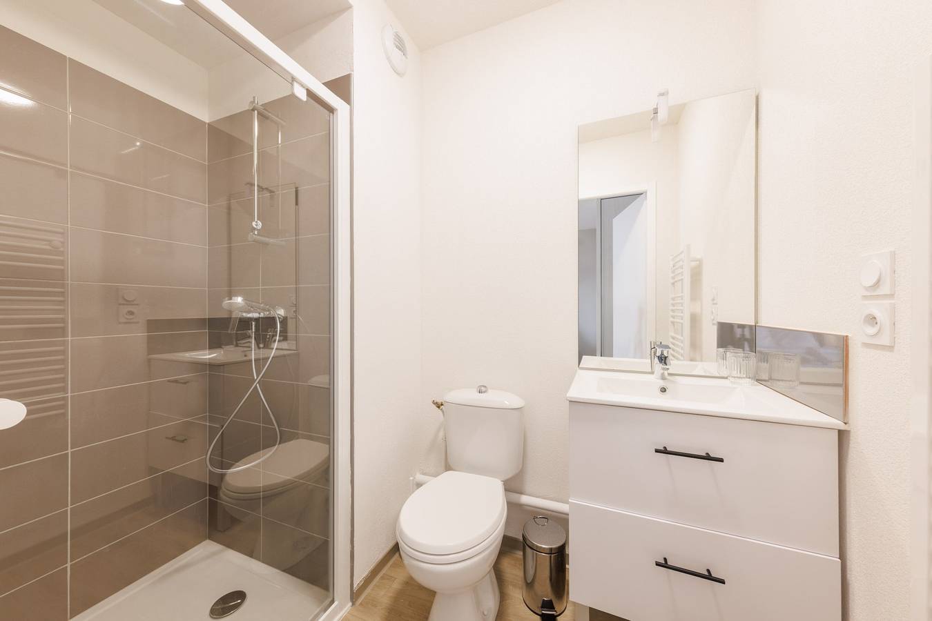 Ganzes Studio, 8 Le Loki - Tramway - Wifi in Clermont-Ferrand, Regionaler Naturpark Volcans d'Auvergne