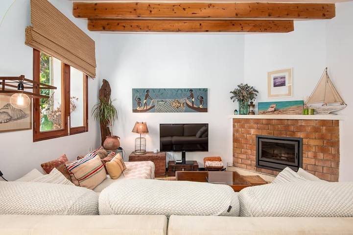 Canamon charming house with private pool. Wifi in Ses Salines, South Majorca